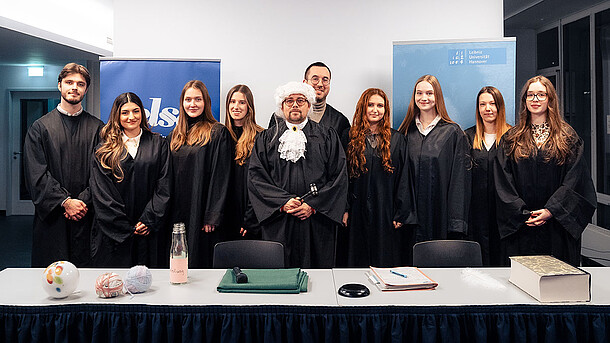 Gruppenfoto der Teilnehmenden des Märchen Moot Court